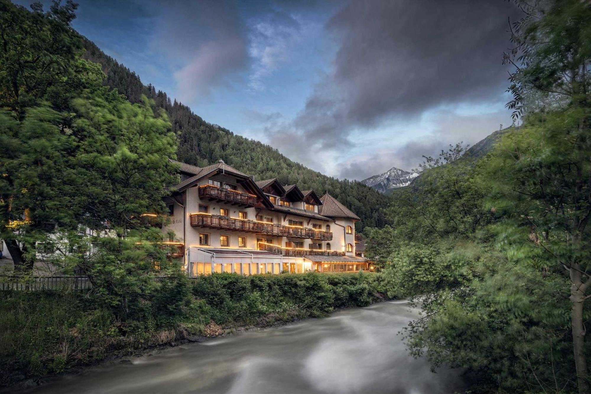 Hotel Alte Muehle 4 Stelle 캄포투레스 외부 사진